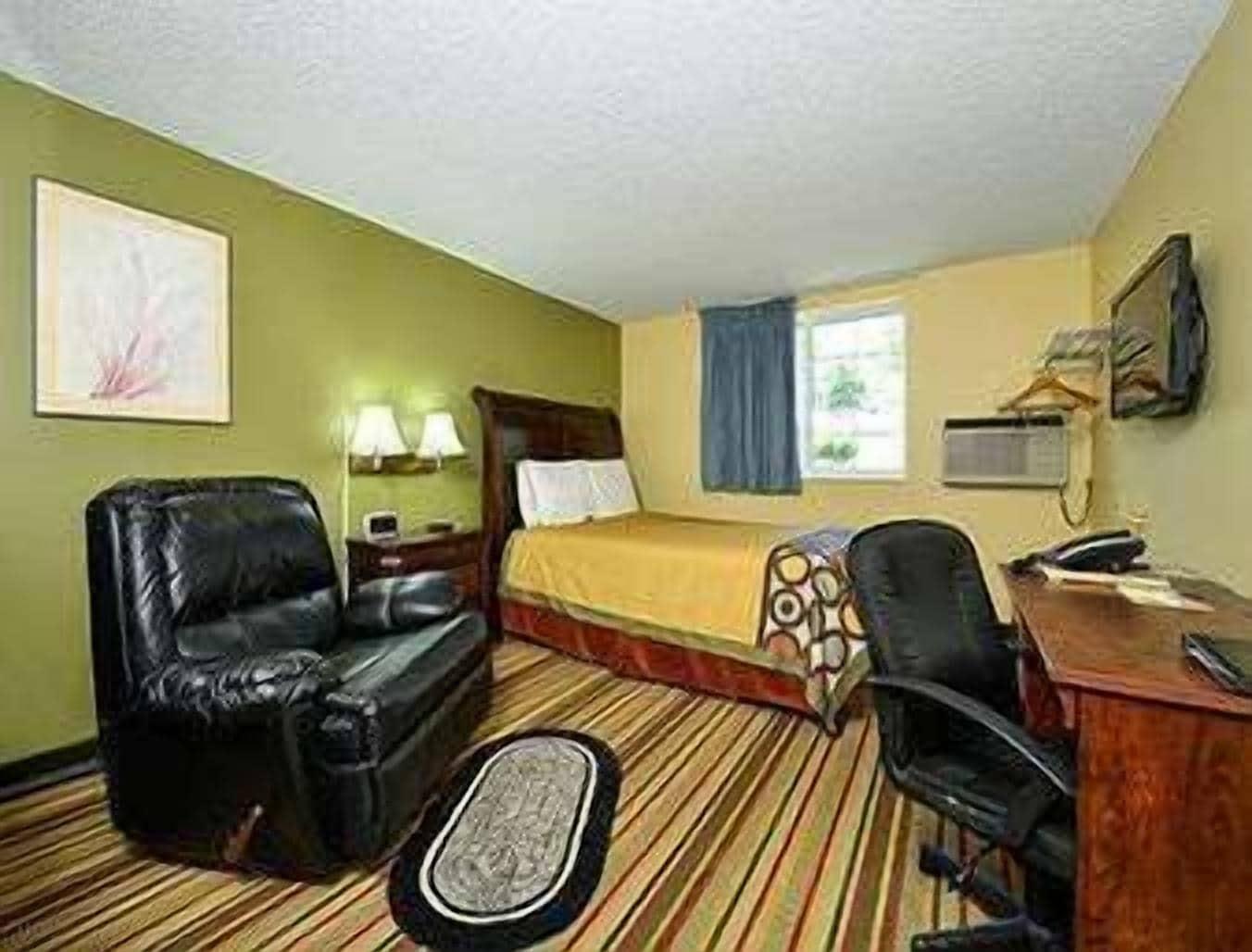Готель Super 8 By Wyndham Minot Airport Екстер'єр фото