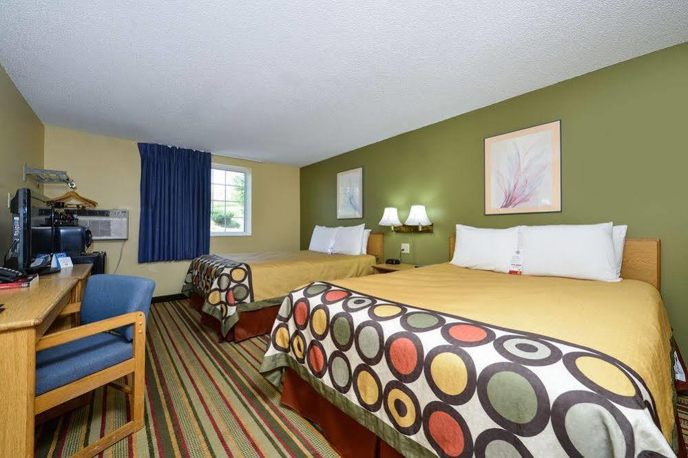 Готель Super 8 By Wyndham Minot Airport Екстер'єр фото