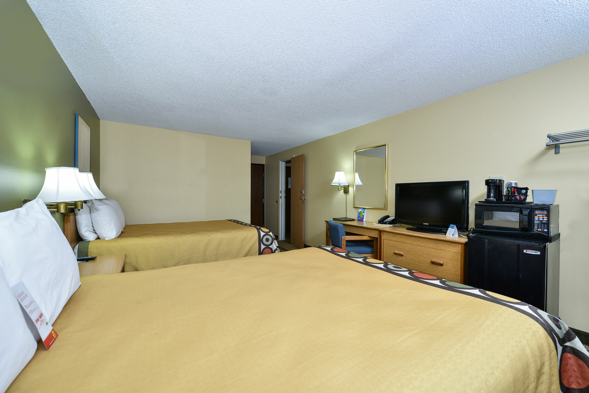 Готель Super 8 By Wyndham Minot Airport Екстер'єр фото